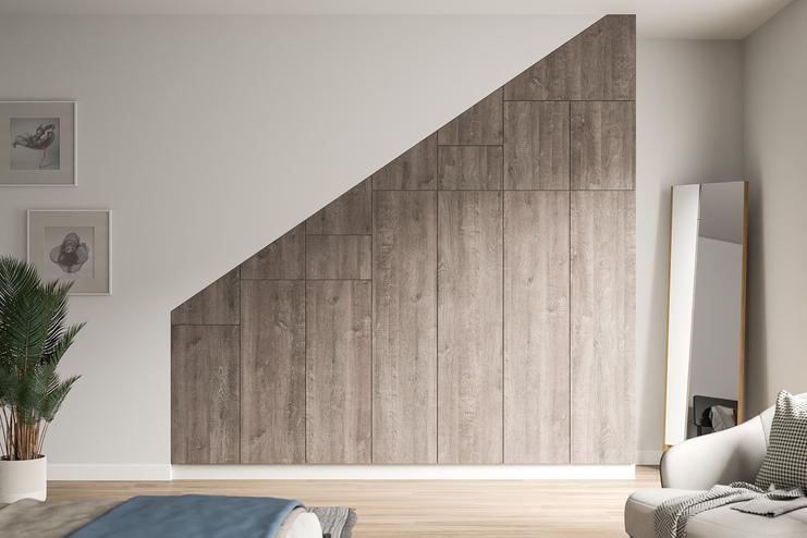 Maßgefertigter Einbauschrank unter Dachschräge Rustikaler, maßgefertigter Schrank in Holzoptik passt sich perfekt der Dachschräge an, optimale Raumnutzung.